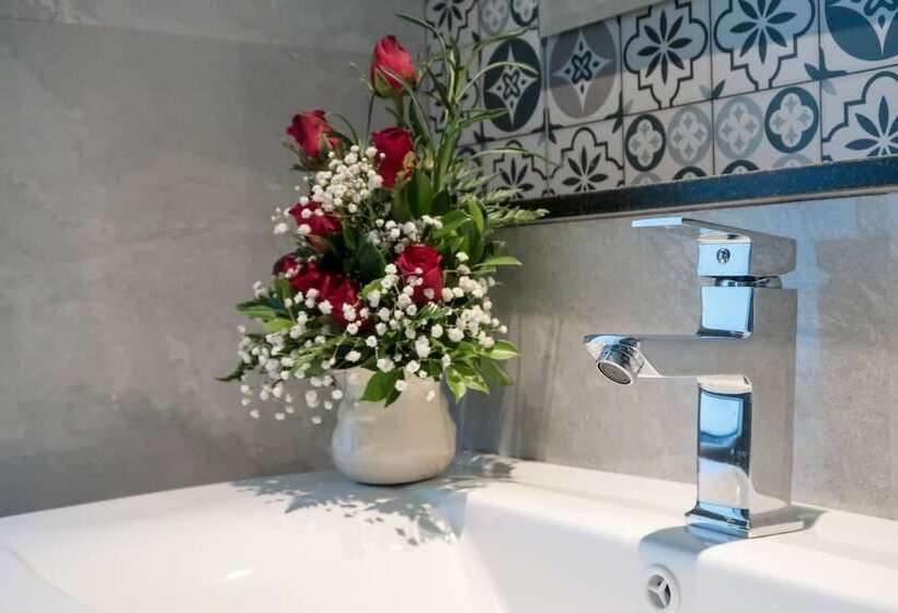 수피리어 룸, Adema Boutique Karon