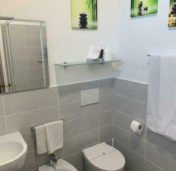 استودیو استاندارد با تراس, B&b Ladidi