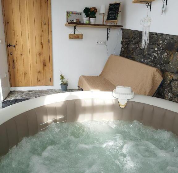 Standard room with outdoor bath, Basalto Negro Al