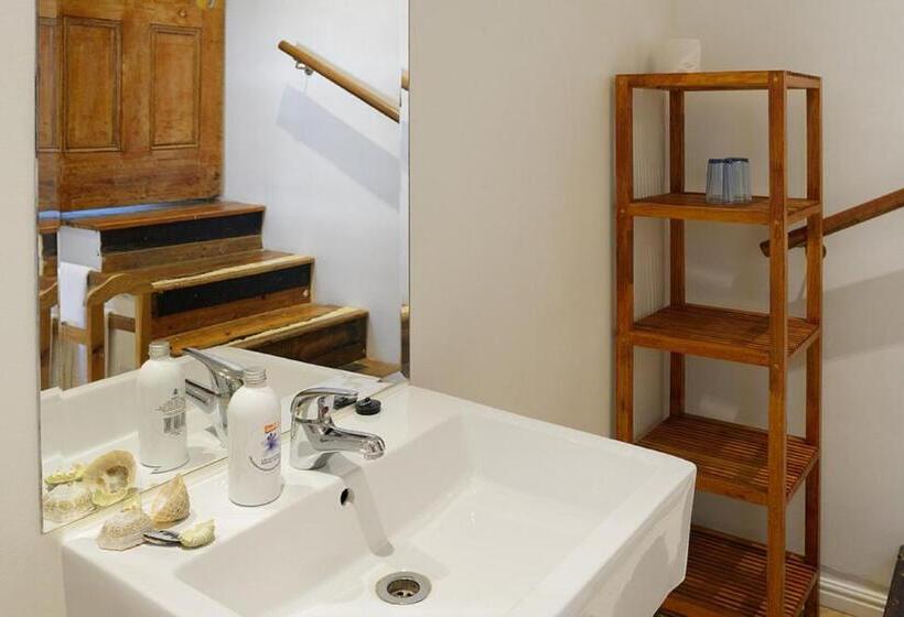 Quarto Estandar, Chartfield Guesthouse