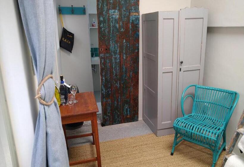 Quarto Economy Individual, Chartfield Guesthouse