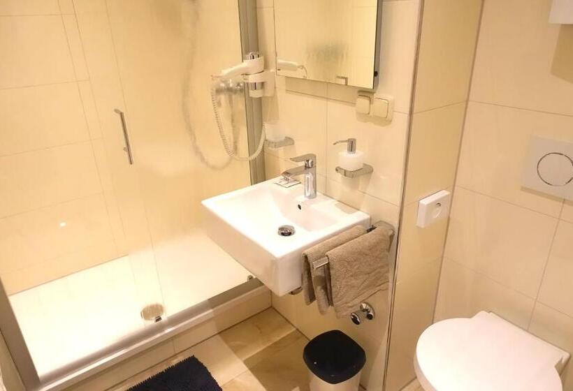 Standard Room, Gasthof & Restaurant Am Kreuz