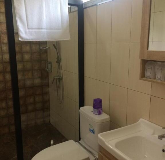 اتاق خانوادگی, B&b Forest Hill Khao Yai