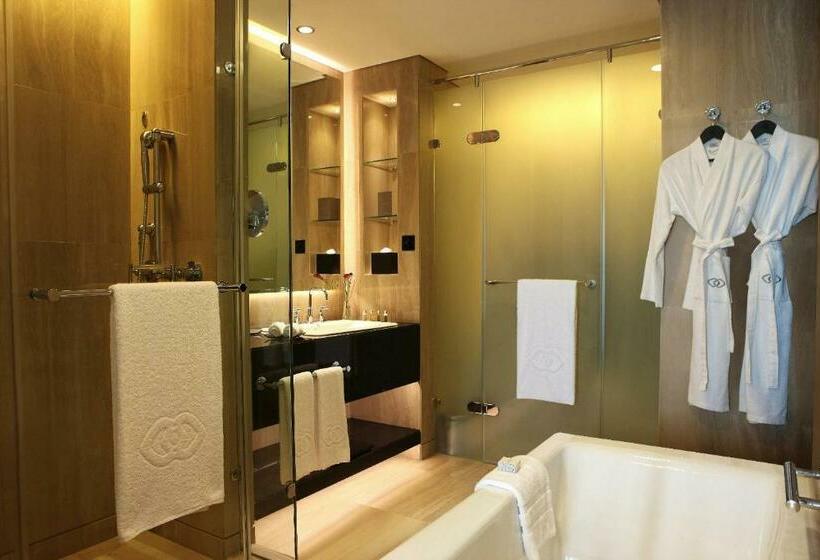 Номер Клуб Вид на Море, Sofitel Abu Dhabi Corniche