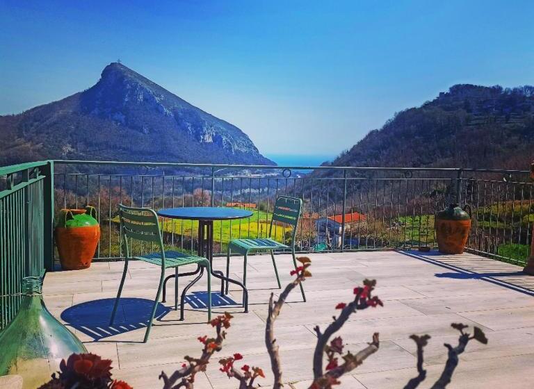 Quarto Estandar, La Roccia Incantata Amalfi Coast