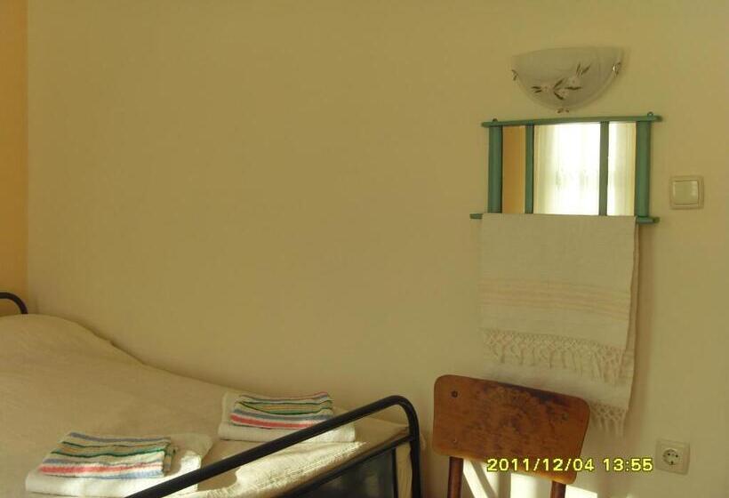 Номер Стандарт Четырехместный Совместный Санузел, Guest House Vodolei