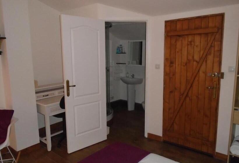 Номер Стандарт, 43 Rue Des Quarts