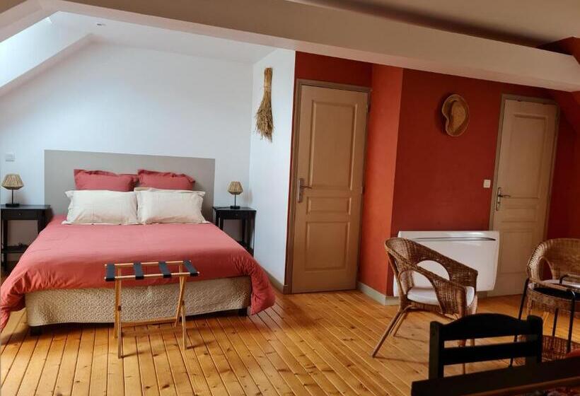 Семейный Номер, Domaine De La Cour Vautier
