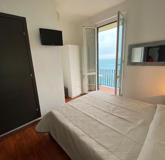 اتاق استاندارد با چشم‌انداز دریا, Sollevante Guest House