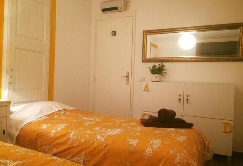 Кровать в Общей Комнате, Inn Golegã