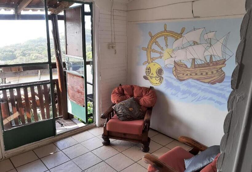 Бунгало Стандарт Вид на Море, Eagles Nest Hostel Plus Self Catering Private Units