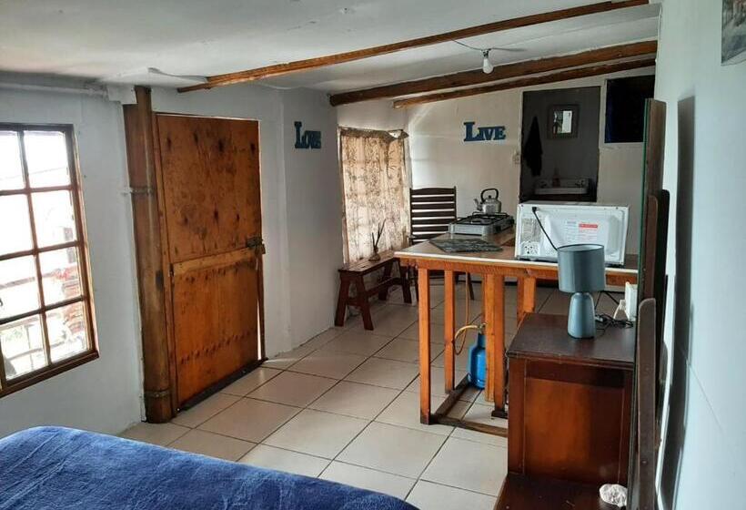 Номер Стандарт Вид на Море, Eagles Nest Hostel Plus Self Catering Private Units