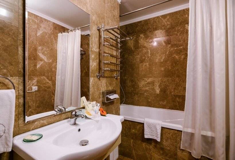 Номер Классический Вид на Город, Grand Hotel Astrakhan