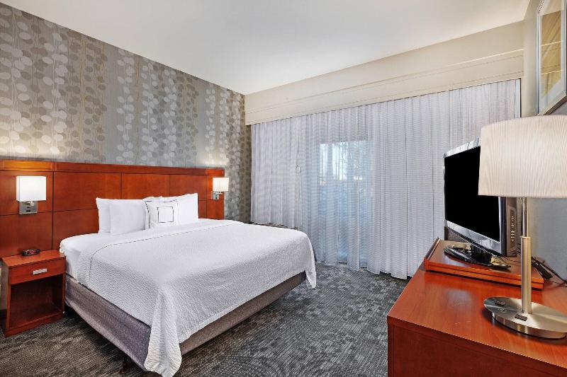 Люкс Кровать Кинг, Courtyard By Marriott Tulsa Woodland Hills