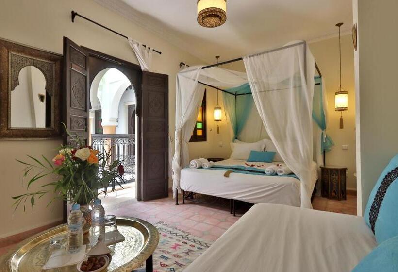 Triple Ejecutiva, Riad 22   L Etoile D Orient