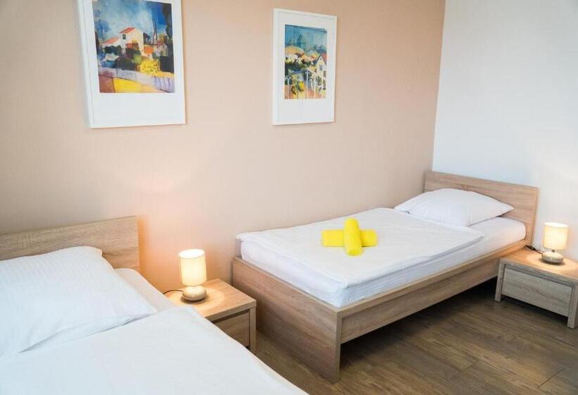Апартаменты 2 Спальни, Penzion Staré Louny