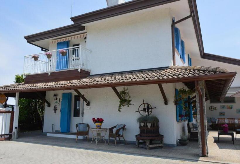 Номер Стандарт с Балконом, Villa Roma Holidays