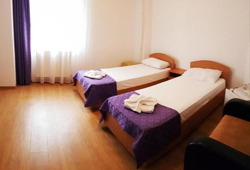اتاق استاندارد سه نفره, Casa Cic