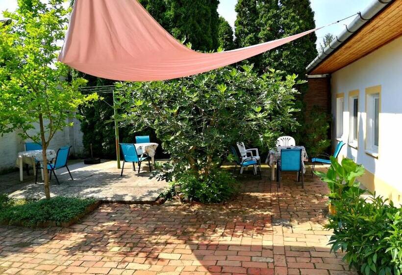 Apartamento 2 Dormitórios, Brindza Vendégház