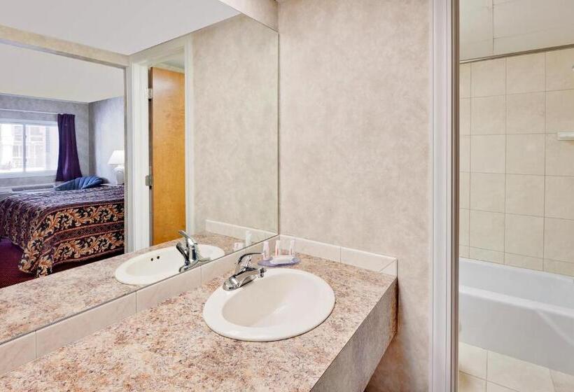 标准间, Knights Inn Traverse City