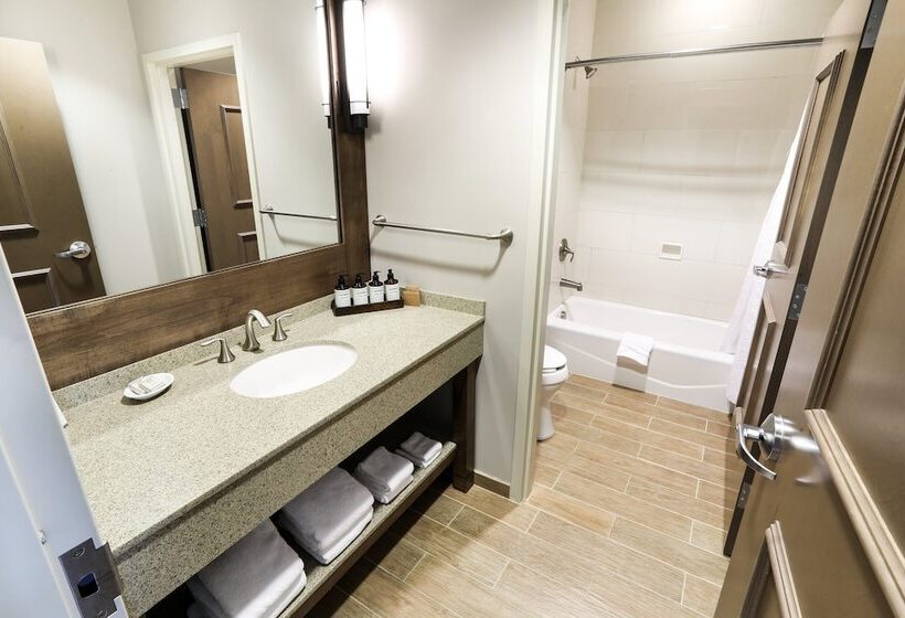 Номер Стандарт 2 Двуспальные Кровати, Liberty Mountain Resort