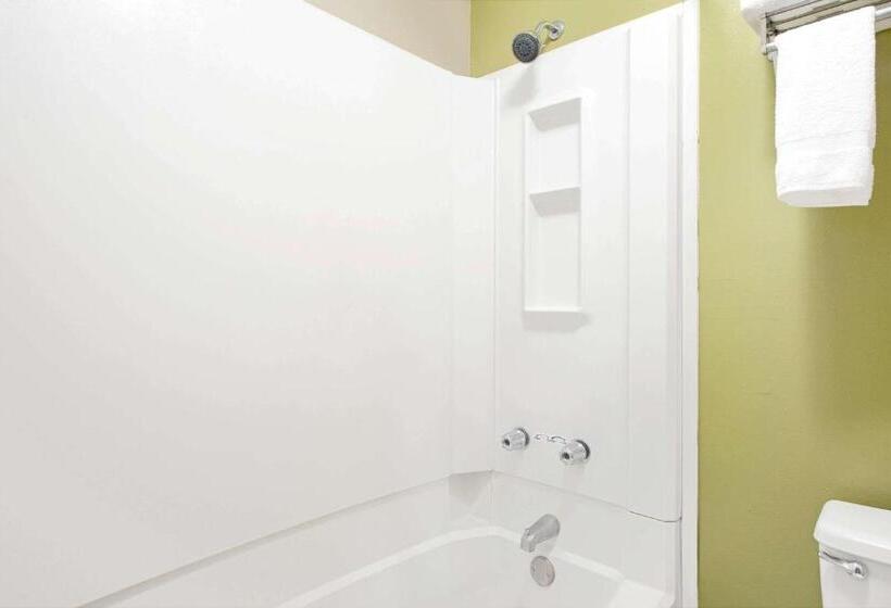 Люкс Повышенной Комфортности, Super 8 By Wyndham Eureka/six Flags Nearby