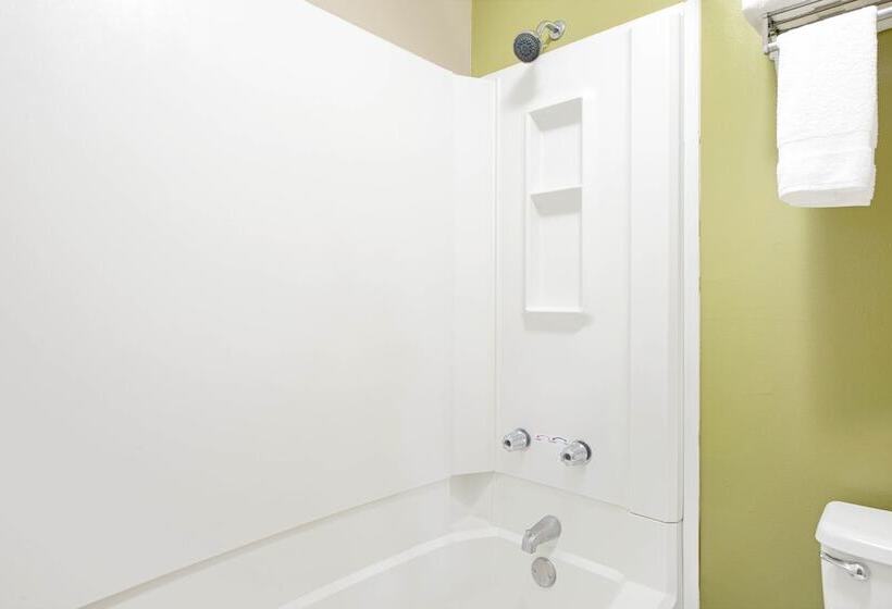 Люкс Повышенной Комфортности, Super 8 By Wyndham Eureka/six Flags Nearby