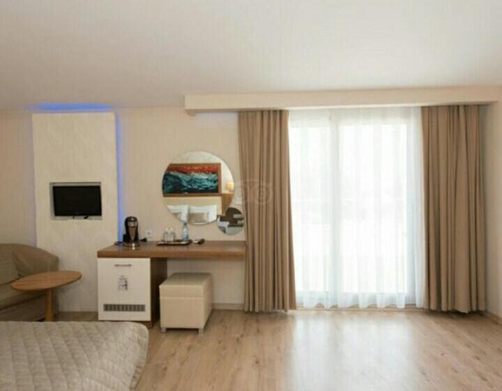 سوئیت جونیور با تراس, Baylan İzmir
