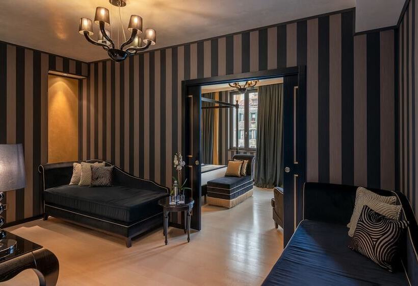 سوئیت با چشم‌انداز, Carnival Palace   Venice Collection