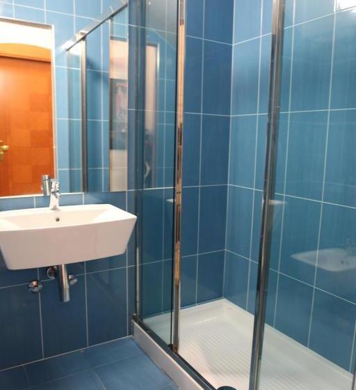 Standard Trippelrum, Parigi