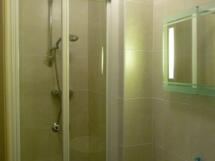 Четырехместный Номер Стандарт, Llangollen Hostel Self Catering   All Private Bedrooms