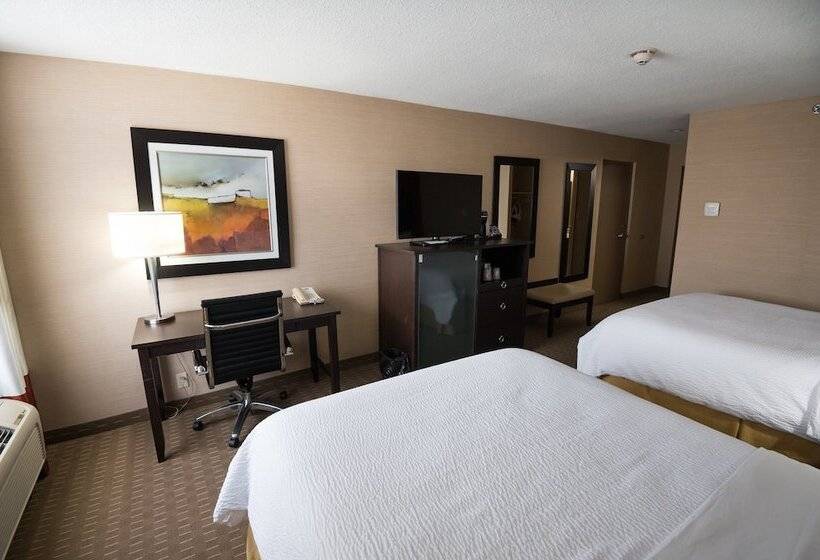 Номер Стандарт 2 Двуспальные Кровати, Holiday Inn Express Hotel & Suites Chatham South, An Ihg