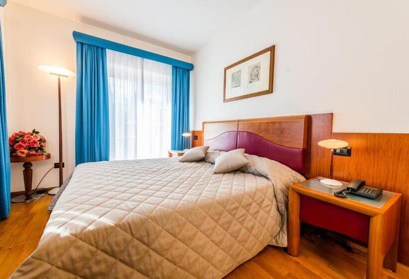Номер Стандарт, Relais Villa Matarazzo