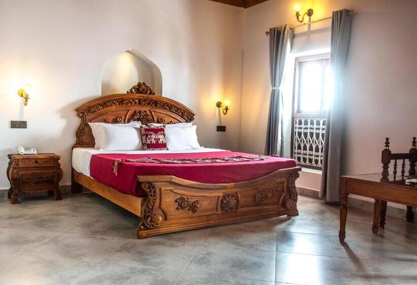 Номер Стандарт Вид на Город, Tembo House