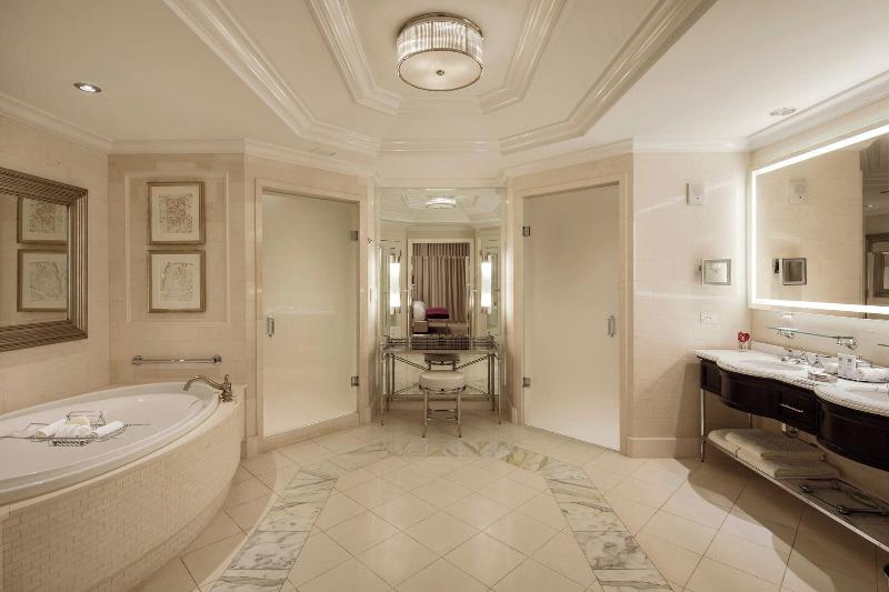 Suite met Kingsize Bed, The St. Regis Atlanta