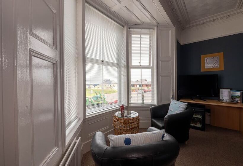 اتاق لوکس, Oyo Pier Hotel Rhyl