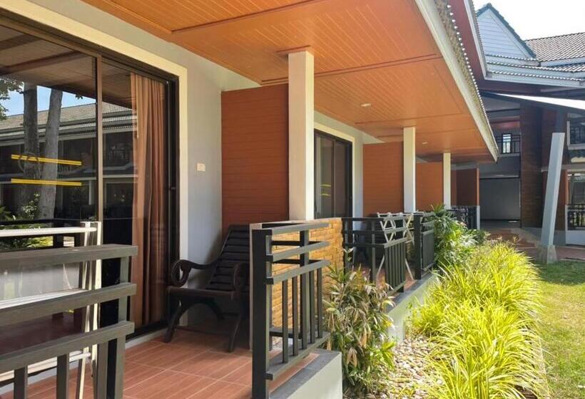 デラックストリプルルーム, Phi Phi Andaman Beach Resort