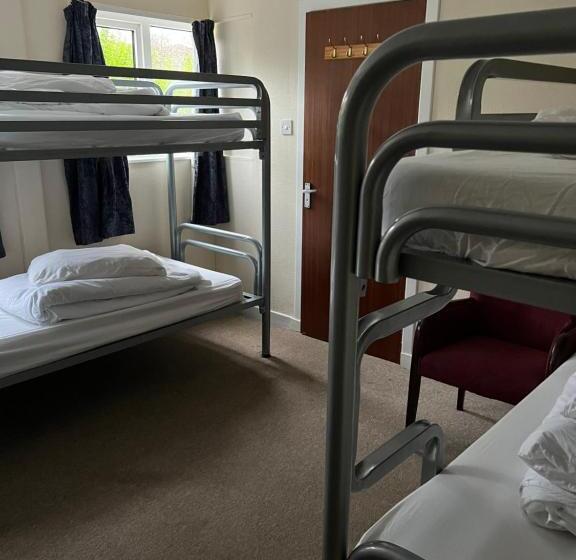 四人标准间, Saucy Mary's Hostel