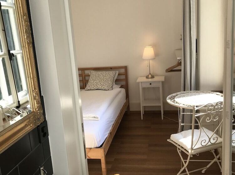 חדר סטנדרט, The Bed + Breakfast