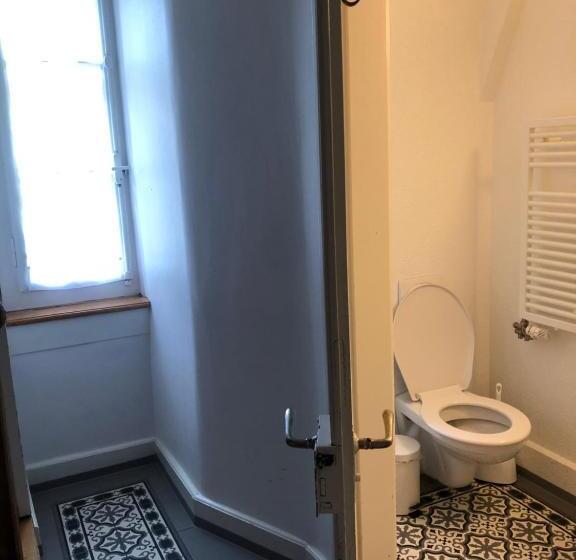 חדר פנטהאוז, The Bed + Breakfast