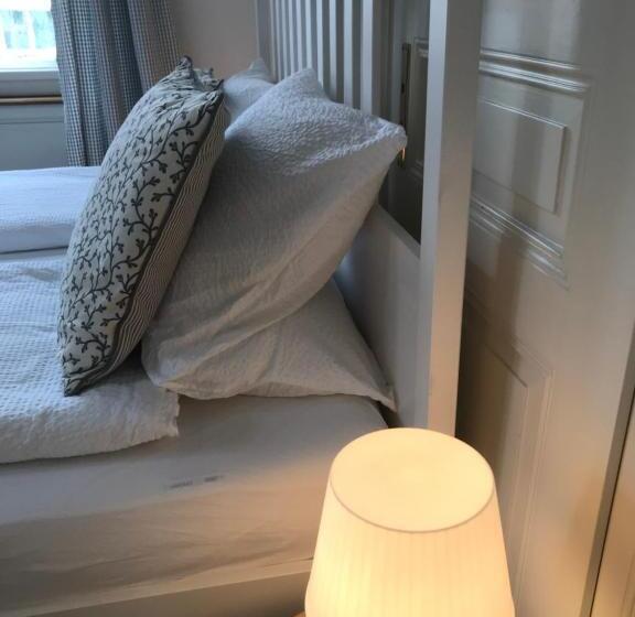 חדר סטנדרט חדר אמבטיה משותף, The Bed + Breakfast