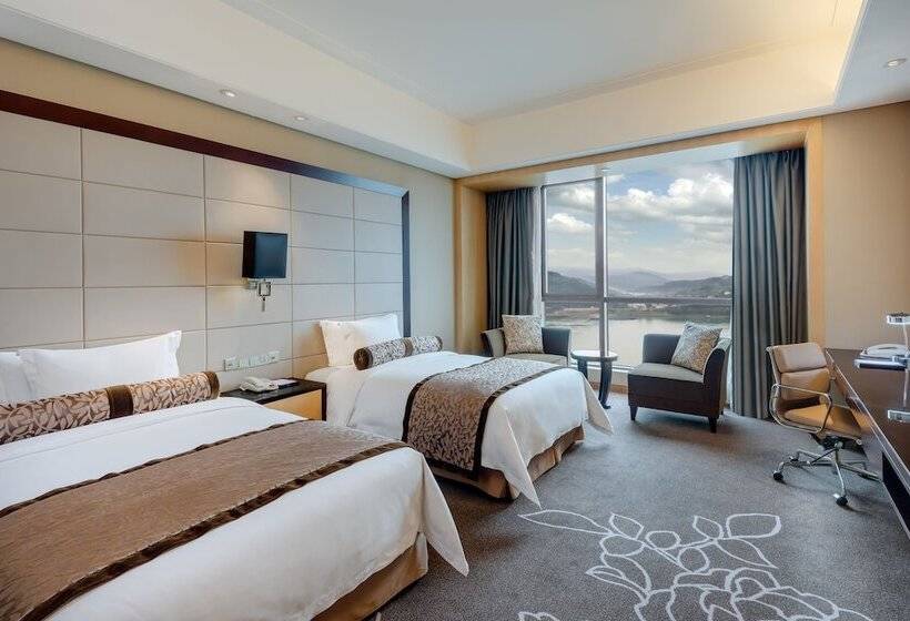 标准间带江景, Crowne Plaza Yichang, An Ihg