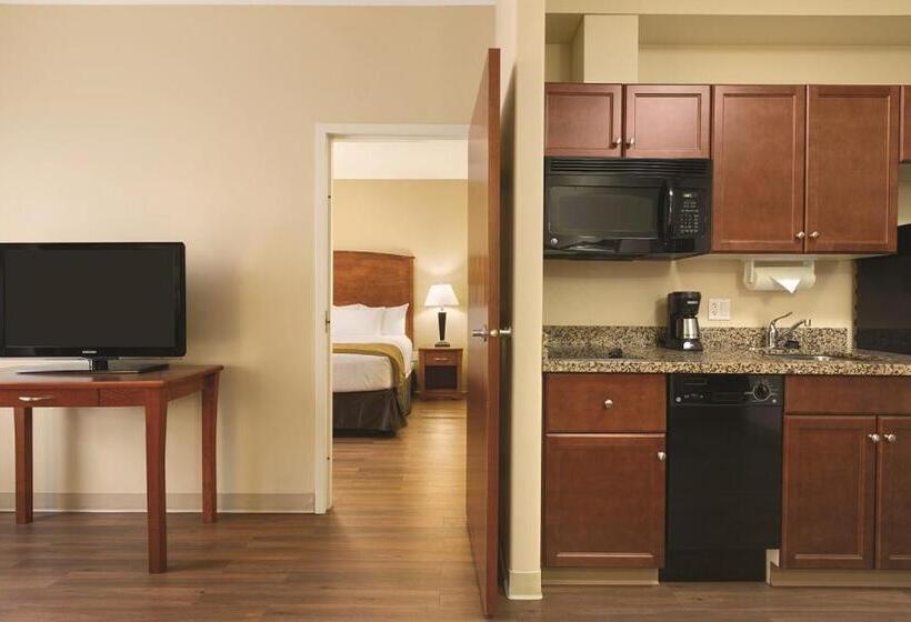 Люкс Кровать Кинг, Days Inn & Suites By Wyndham Sherwood Park Edmonton