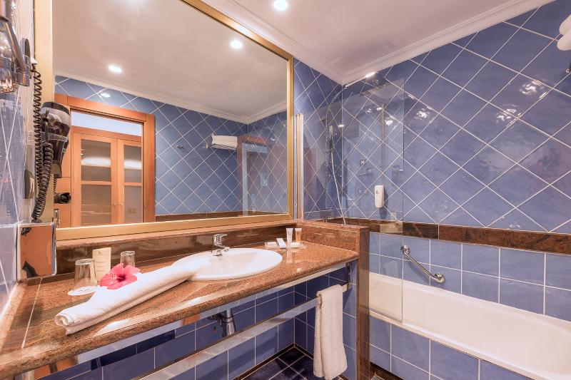 Президентский Люкс, Holiday Inn Express Hotel & Suites Swansea, An Ihg