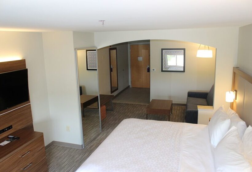 Люкс, Holiday Inn Express Forest City, An Ihg