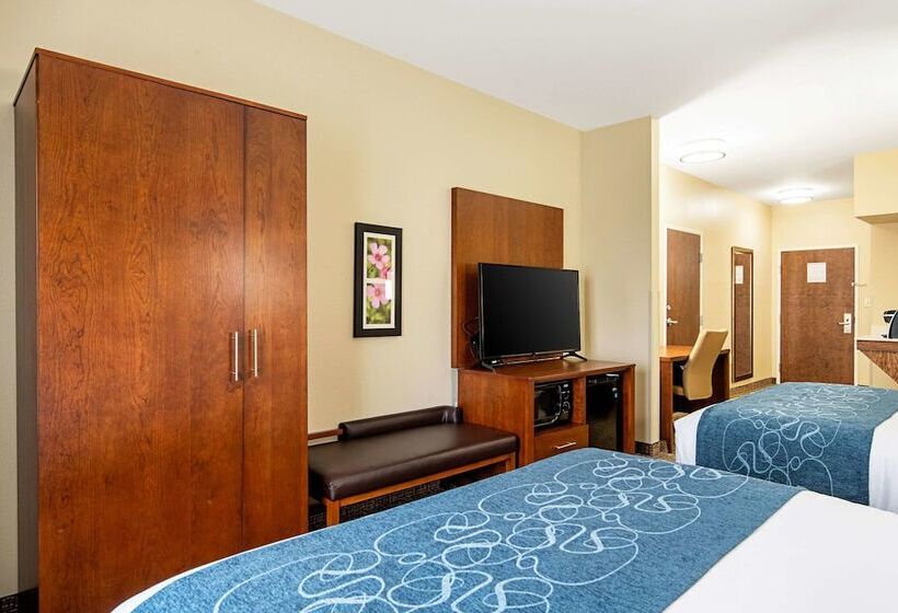 스위트, Comfort Inn & Suites Pine Bluff