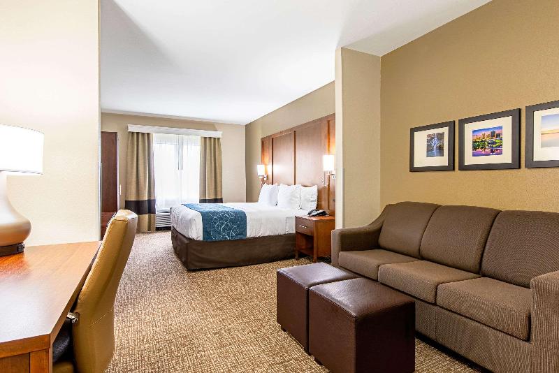 스위트 킹사이즈 침대, Comfort Inn & Suites Pine Bluff