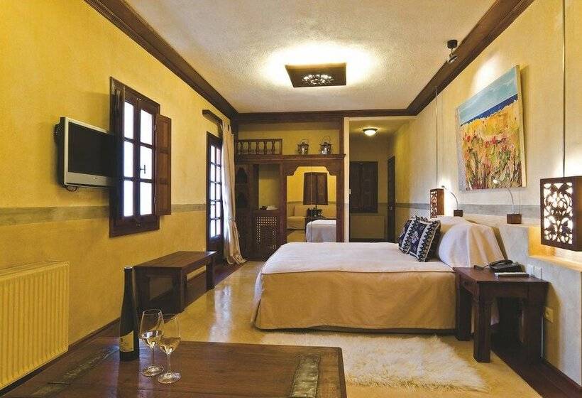 Полулюкс, Katogi Averoff Hotel & Winery