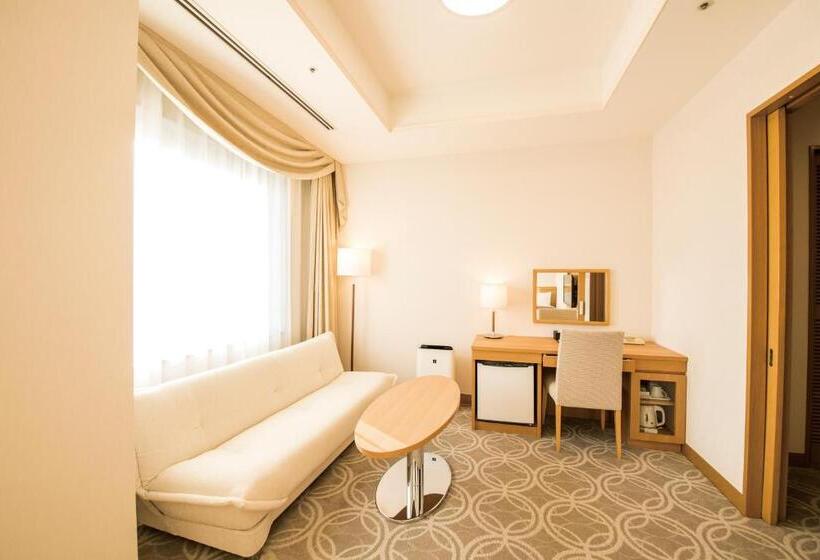 اتاق لوکس, Port Plaza Chiba