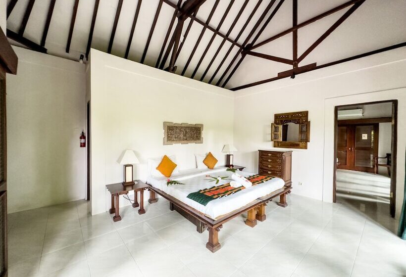 Семейный Номер, Alam Sari Hotel Keliki